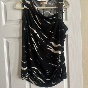 Black and White Sleeveless Top